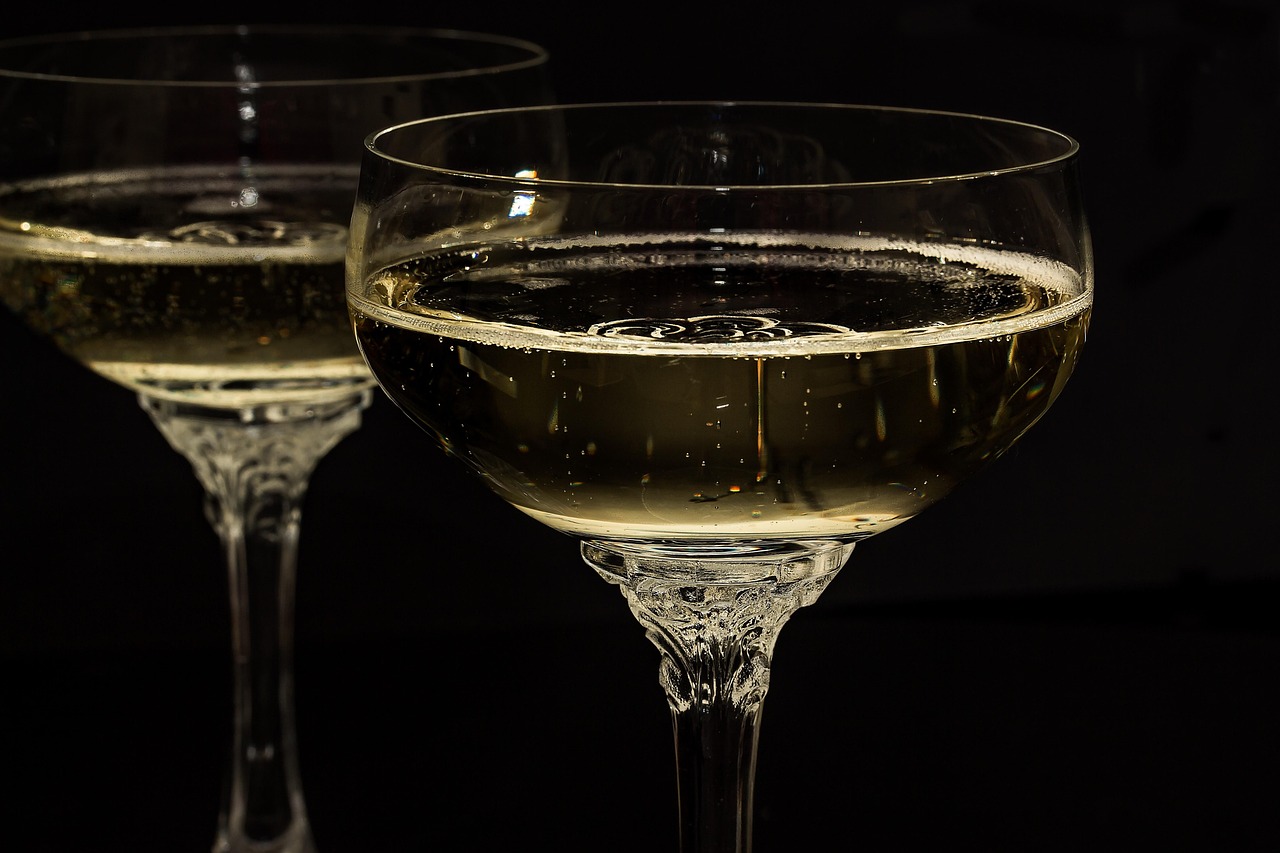 Champagne glasses, sparkling wine, glasses — Vavada sisselogimise ja konto seadistamise juhend